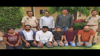 121195805 https://jaipur.visitinrajasthan.com/wp-content/uploads/2023/10/cropped-cropped-R-2.png