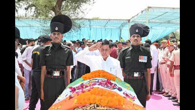 3rd generation army soldier laid to rest with full military honours in jhunjhunu https://jaipur.visitinrajasthan.com/wp-content/uploads/2023/10/cropped-cropped-R-2.png