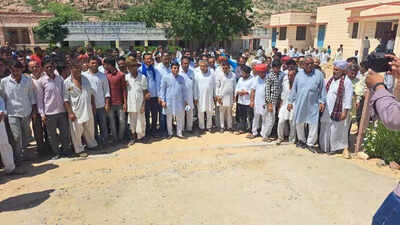 barmer dsp put on wait list for slapping sc head constable https://jaipur.visitinrajasthan.com/wp-content/uploads/2023/10/cropped-cropped-R-2.png