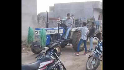illegal sand mining villagers clash with police in bhilwara https://jaipur.visitinrajasthan.com/wp-content/uploads/2023/10/cropped-cropped-R-2.png