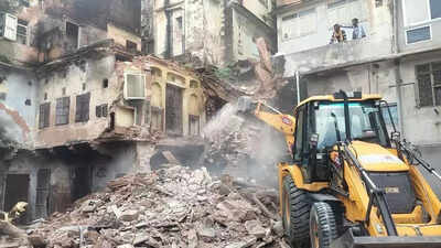 jmc h demolishes 2 rickety bldgs seals 1 in walled city https://jaipur.visitinrajasthan.com/wp-content/uploads/2023/10/cropped-cropped-R-2.png