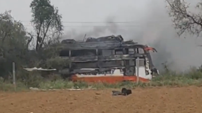 two people were killed and over a dozen were injured after a bus caught fire upon coming in contact with a high tension wire on the jaipur delhi highway https://jaipur.visitinrajasthan.com/wp-content/uploads/2023/10/cropped-cropped-R-2.png