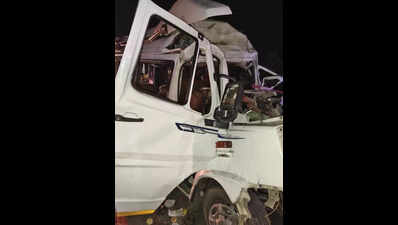 15 killed as tempo traveller rams parked truck in phalodi https://jaipur.visitinrajasthan.com/wp-content/uploads/2023/10/cropped-cropped-R-2.png