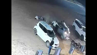 27 yr old property dealer mowed down by car over parking dispute in jobner https://jaipur.visitinrajasthan.com/wp-content/uploads/2023/10/cropped-cropped-R-2.png