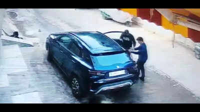 armed duo flee with school directors car dog https://jaipur.visitinrajasthan.com/wp-content/uploads/2023/10/cropped-cropped-R-2.png