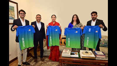 rajasthan deputy chief minister diya kumari unveils vedanta pink city half marathon t shirt and medal tenth edition meet in jaipur on nov 30 https://jaipur.visitinrajasthan.com/wp-content/uploads/2023/10/cropped-cropped-R-2.png