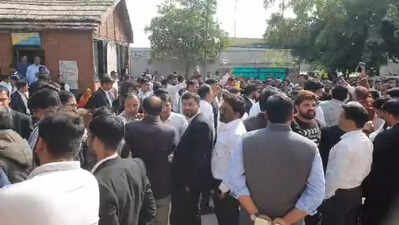 2 cops suspended after hc rap for misbehaviour with a lawyer https://jaipur.visitinrajasthan.com/wp-content/uploads/2023/10/cropped-cropped-R-2.png