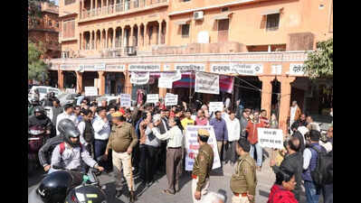 chandpole traders suspend stir liquor shop to be shifted https://jaipur.visitinrajasthan.com/wp-content/uploads/2023/10/cropped-cropped-R-2.png