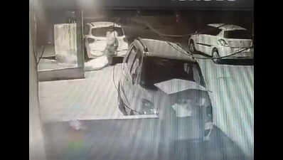 man kills woman dumpsbody in neighbours houseafter 30 hrs in shastri ngr https://jaipur.visitinrajasthan.com/wp-content/uploads/2023/10/cropped-cropped-R-2.png