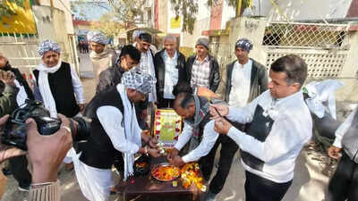 pot luck runs out antique deg dug up in tonk turns out to be just soil https://jaipur.visitinrajasthan.com/wp-content/uploads/2023/10/cropped-cropped-R-2.png