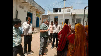 additional chief engineer ramchandra raar of phed inspecting villages of kekri block of ajmer where crisis of drinking water deepen he directed engineers will remain in villages 1jpeg https://jaipur.visitinrajasthan.com/wp-content/uploads/2023/10/cropped-cropped-R-2.png