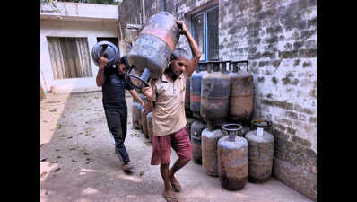 https://jaipur.visitinrajasthan.com/wp-content/uploads/2023/10/cropped-cropped-R-2.png