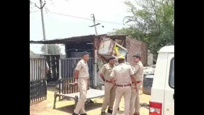 police at the crime secne where the body of a bjp leader was found on tuesdayjpeg https://jaipur.visitinrajasthan.com/wp-content/uploads/2023/10/cropped-cropped-R-2.png